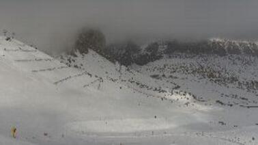 Rundumblick auf Skigebiet Pordoi Pass (2.335 m)