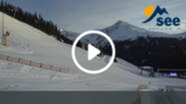 Rundumblick auf die Sesselbahnen und das Paznauntal (1.810 m)