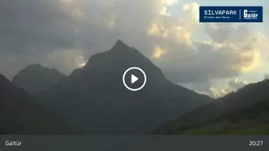 Blick auf Galtür, LIfte und Pisten (1.600 m)