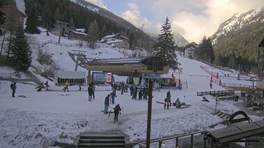 Blick auf die Talstation (1.557 m)