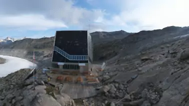 Rundblick auf die Monte Rosa Hütte (2883 m)