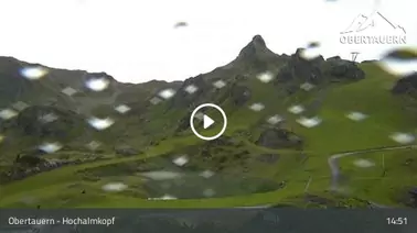 Blick auf die Berge (2.050 m)