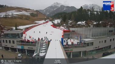 Blick von der Talstation Miara (1.220 m)