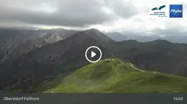 Blick von der Bergstation des Fellhorns auf die umliegende Berglandschaft (1.967 m)