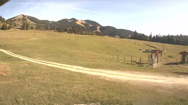 Blick auf die Wedellifte und Pisten