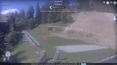 Blick auf den Ort und die Talstation
