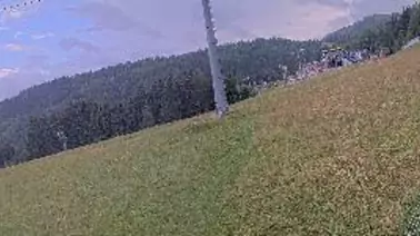 Blick auf den Übungslift im Skigebiet (1.387 m)