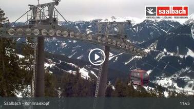 Blick vom Kohlmaiskopf auf die Lifttrasse und ins Tal (1.794 m)