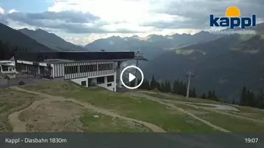 Blick auf die Bergstation (1.830 m)