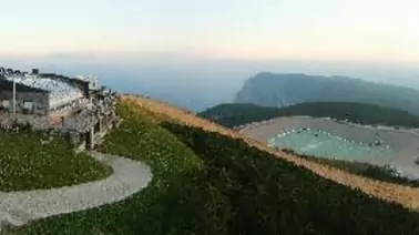Bergstation und Bergrestaurant mit Blick auf Valle di Ledro und Madonna di Campiglio (2.165 m)