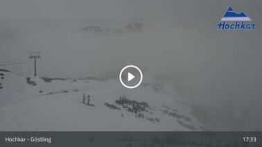 Blick auf die Bergstation und die Bergwelt (1.770 m)