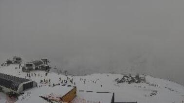 Blick auf Bergbahn und Lifte, Ahornsee & Ahornbachl, Penken und Paragleiter Startplätze (2.250 m)