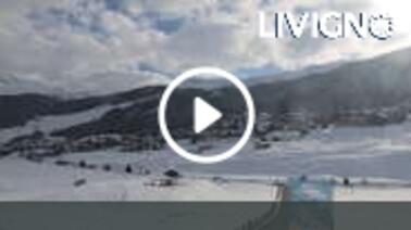 Blick auf die Talstraße in Livigno (1.816 m)