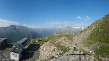 Blick auf die Bergstation Gütsch (2.375 m)
